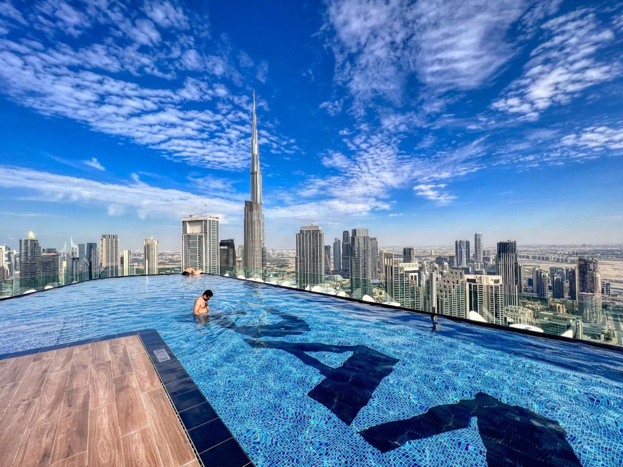 Infinity Pool & Burj Khalifa View L Luxe Paramount Ντουμπάι Εξωτερικό φωτογραφία