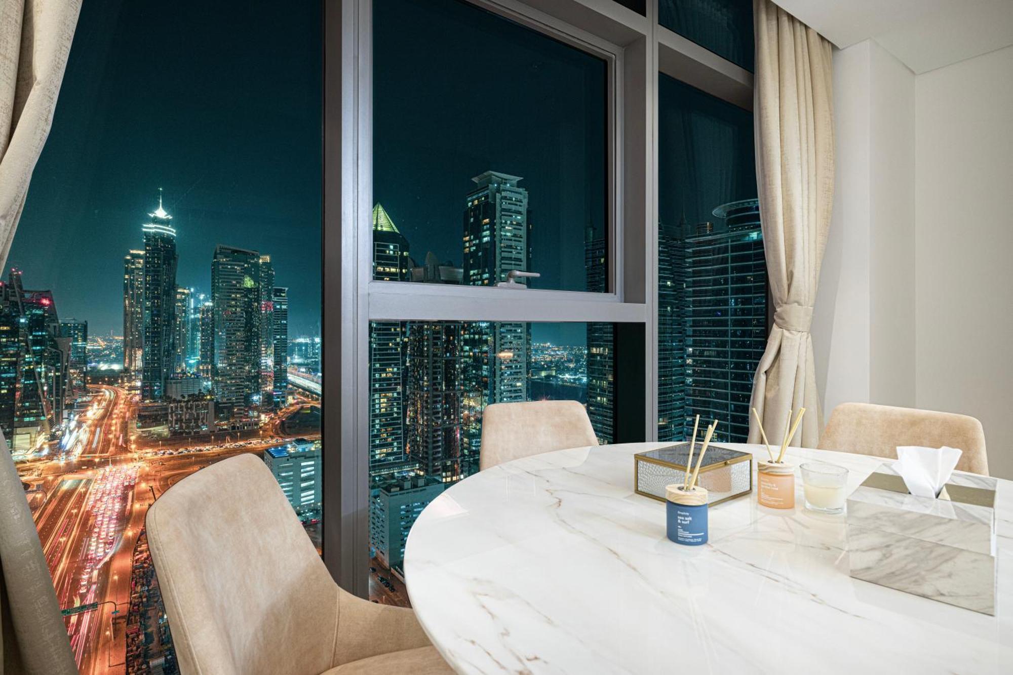 Infinity Pool & Burj Khalifa View L Luxe Paramount Ντουμπάι Εξωτερικό φωτογραφία