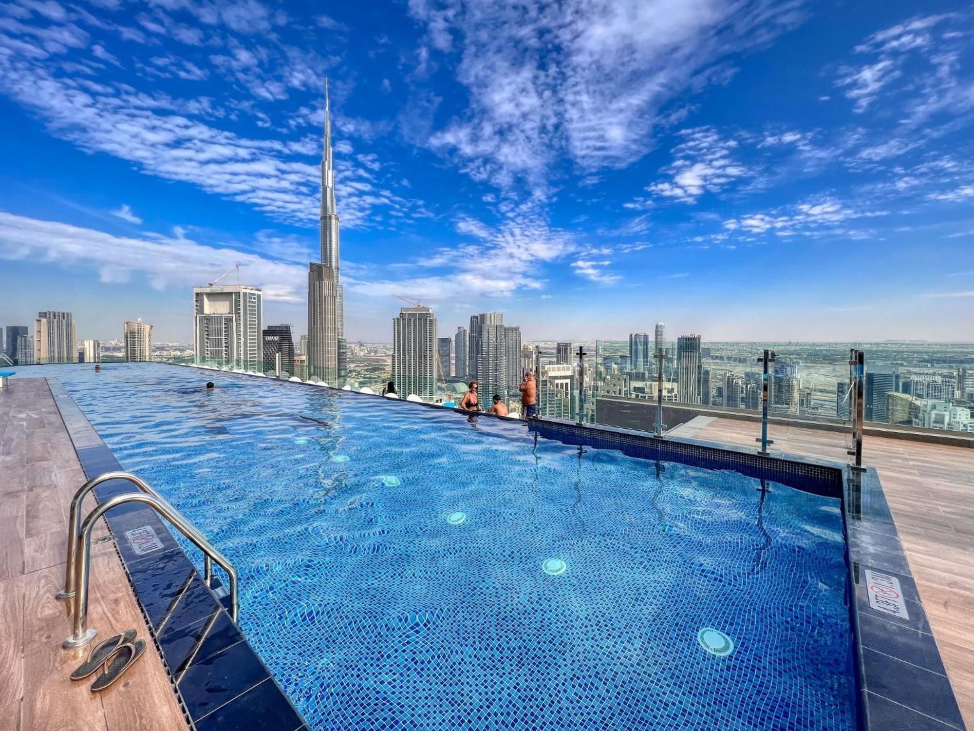 Infinity Pool & Burj Khalifa View L Luxe Paramount Ντουμπάι Εξωτερικό φωτογραφία